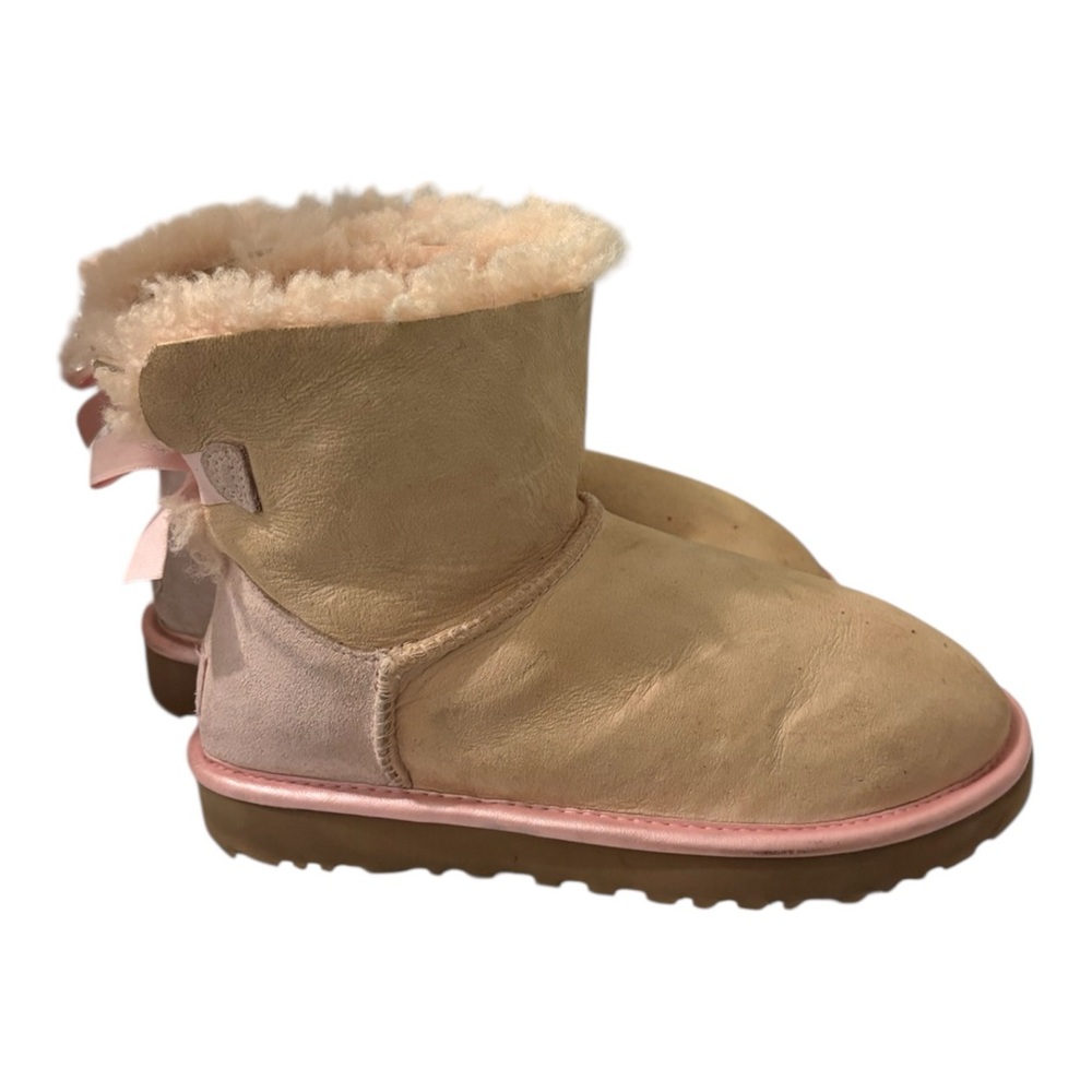 UGG Women's Mini Bailey Bow Baby Pink Women’s Size 7